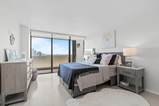 Palm Beach House Unit 2004 photo 17