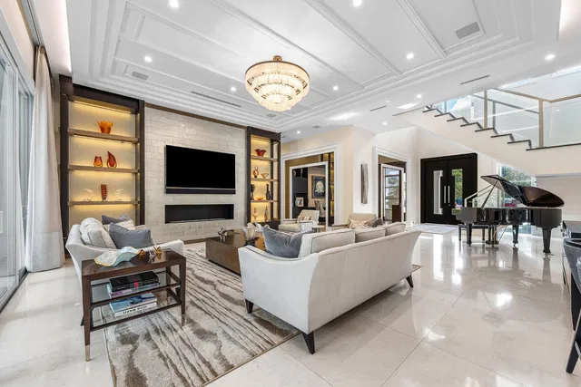 Royal Palm Yacht and Country Club Residence photo 8