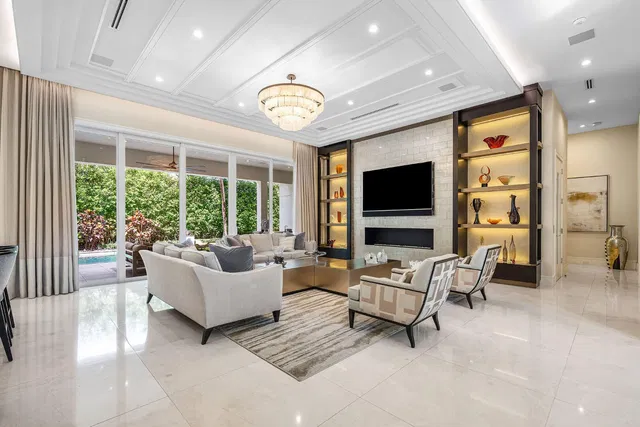 Royal Palm Yacht and Country Club Residence photo 9