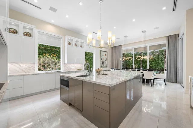 Royal Palm Yacht and Country Club Residence photo 15