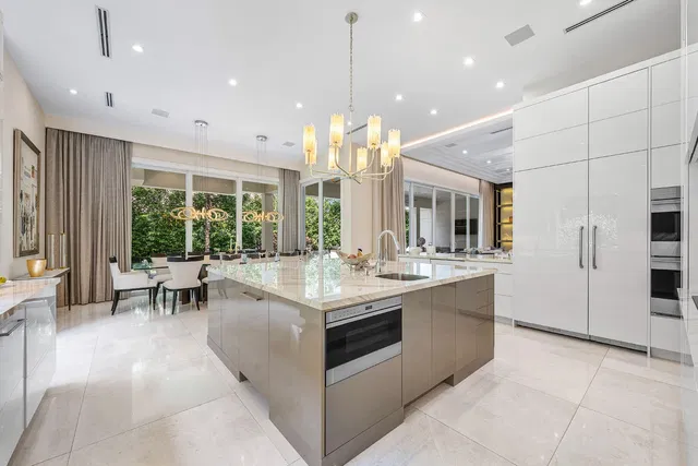 Royal Palm Yacht and Country Club Residence photo 16