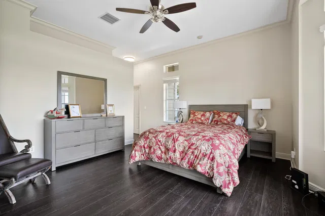 Residence photo 32