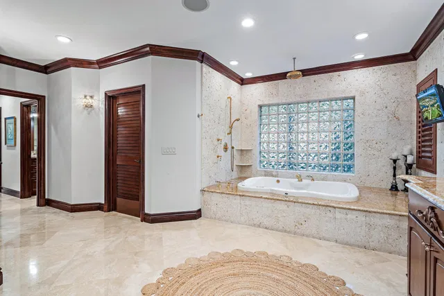  Residence photo 51