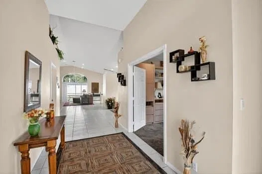  Residence photo 4
