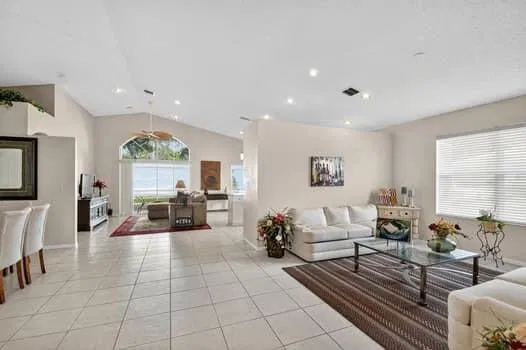  Residence photo 6