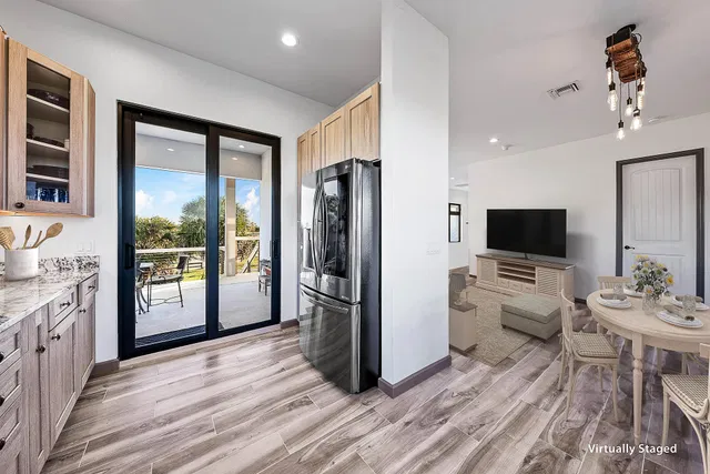  Residence photo 9