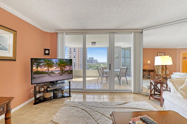 Corniche Singer Island Unit 904 photo 4