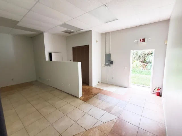Unit 6386 photo 8