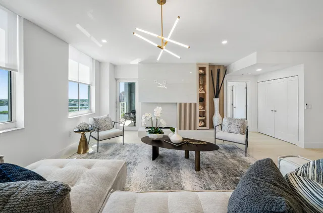 The Strand Unit 806 photo 25