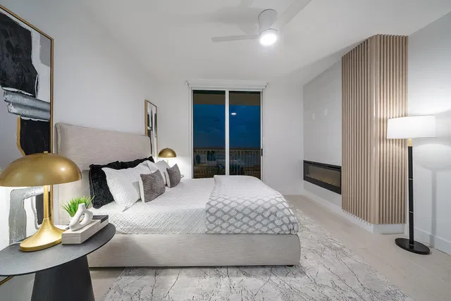 The Strand Unit 806 photo 28