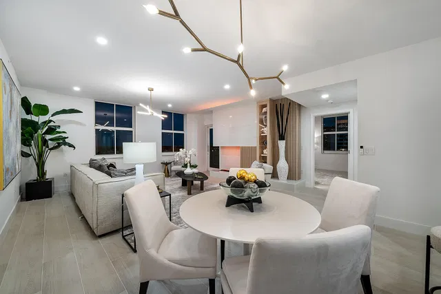 The Strand Unit 806 photo 54