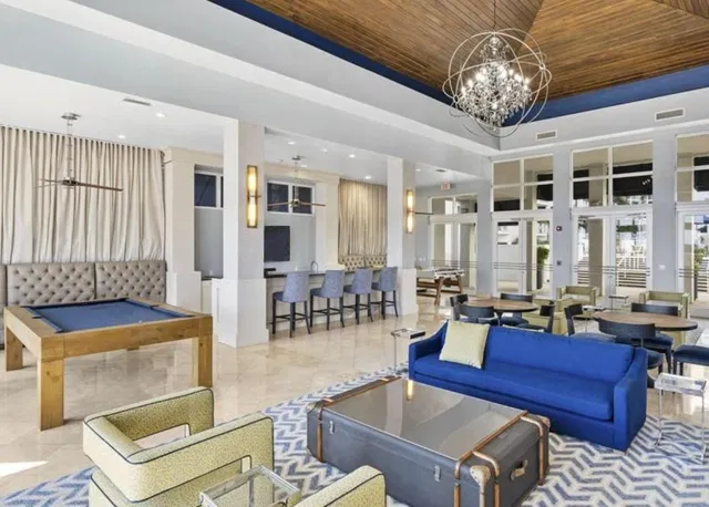 The Strand Unit 806 photo 60