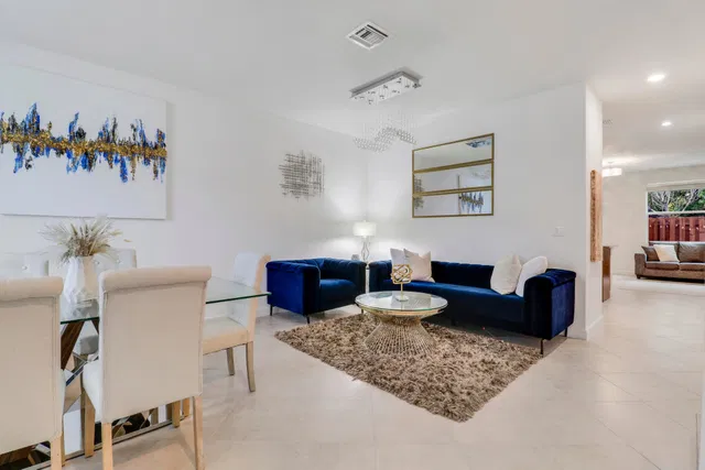  Residence photo 9