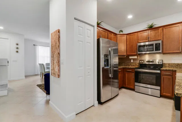  Residence photo 11