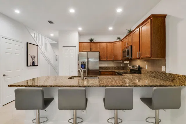  Residence photo 17