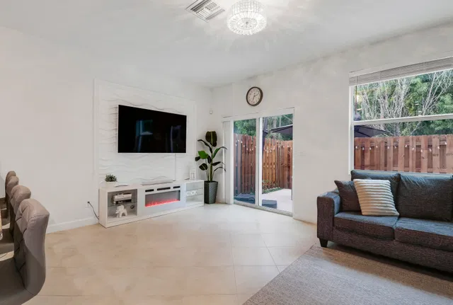  Residence photo 19