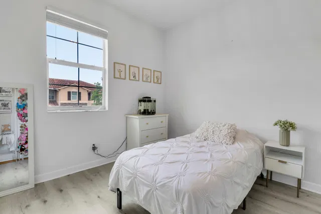  Residence photo 30