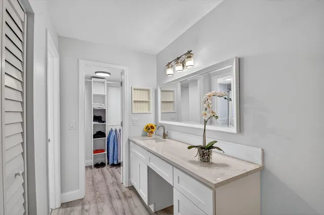 Unit 103 photo 12