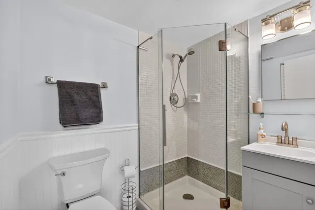Unit 103 photo 15