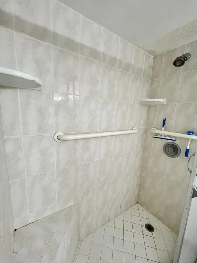 Unit 305 photo 12