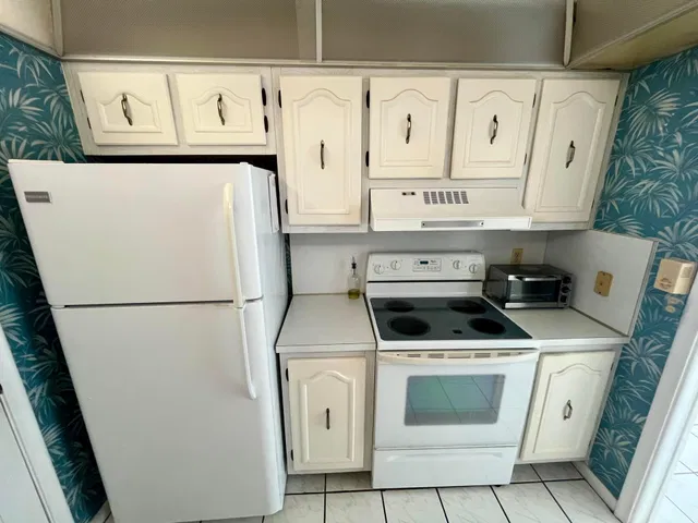 Unit 305 photo 14