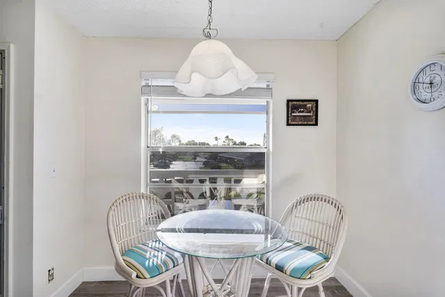 Unit 202 photo 6