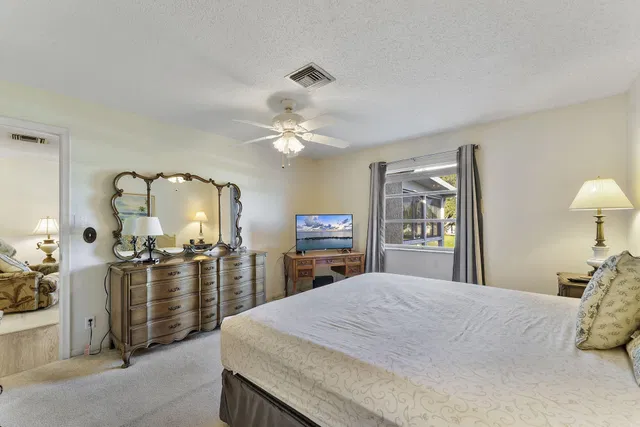 Unit 202 photo 19