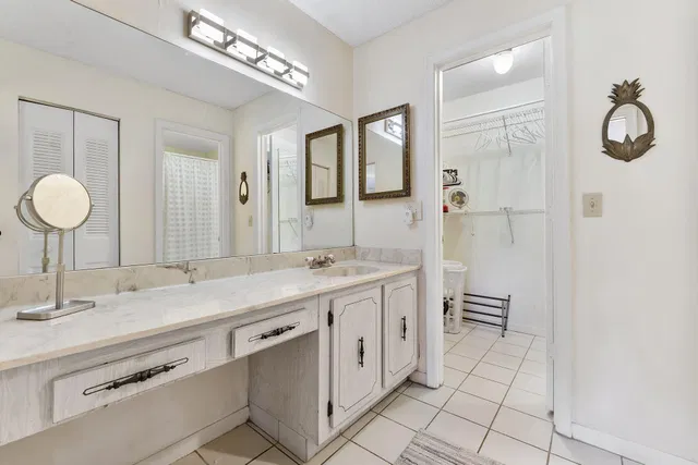 Unit 202 photo 21