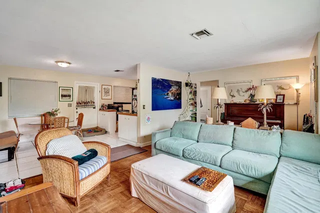 NOMAR West Palm Beach Residence photo 5