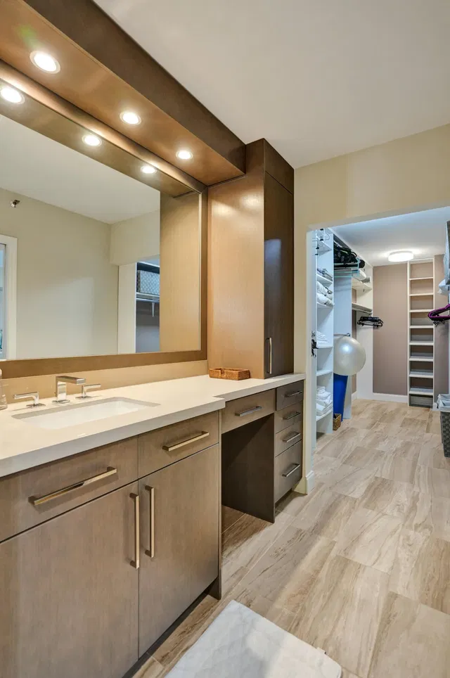 Mizner Court Unit 406 photo 14