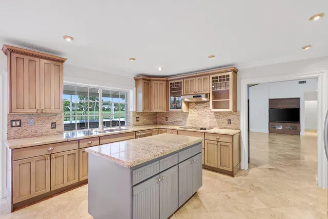 Boca Bath & Tennis Residence photo 14