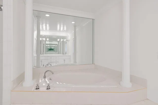 Boca Bath & Tennis Residence photo 38