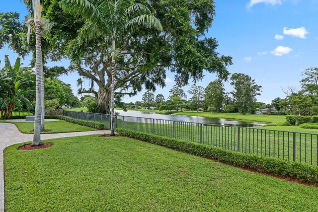 Boca Bath & Tennis Residence photo 52