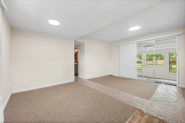  Residence photo 9