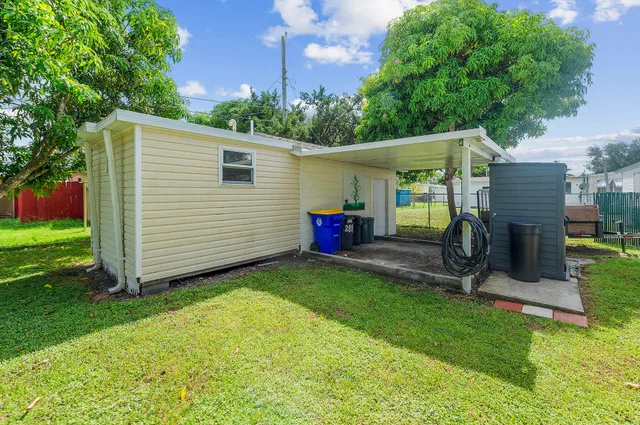  Residence photo 24