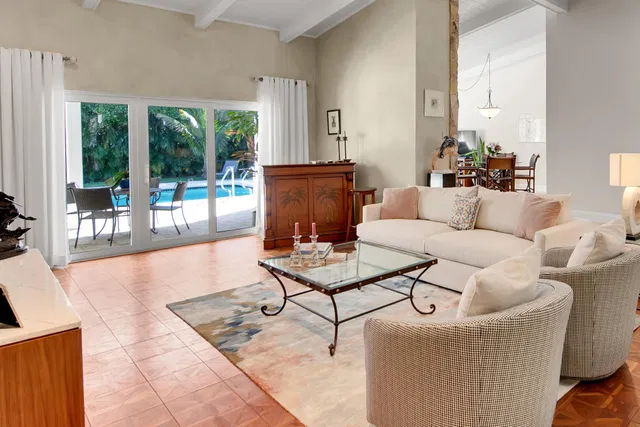 Boca Bath & Tennis Residence photo 7