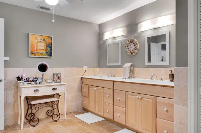 Boca Bath & Tennis Residence photo 28
