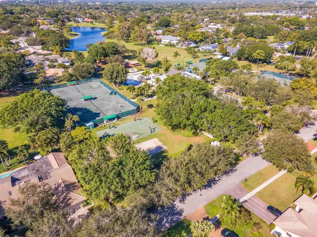 Boca Bath & Tennis Residence photo 57