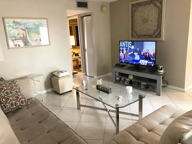 Residence photo 2