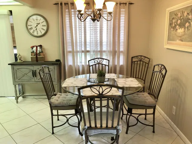 Residence photo 3