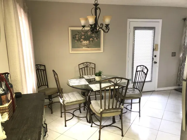 Residence photo 4