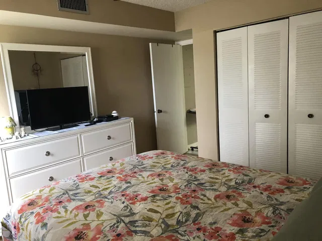 Residence photo 11