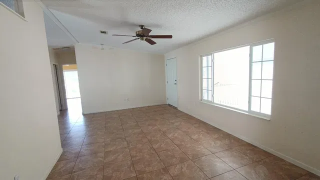 Residence photo 22