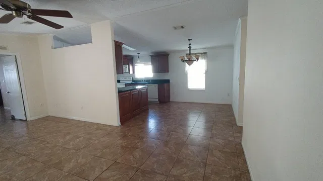 Residence photo 24