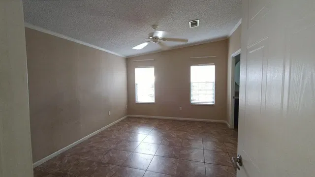 Residence photo 25