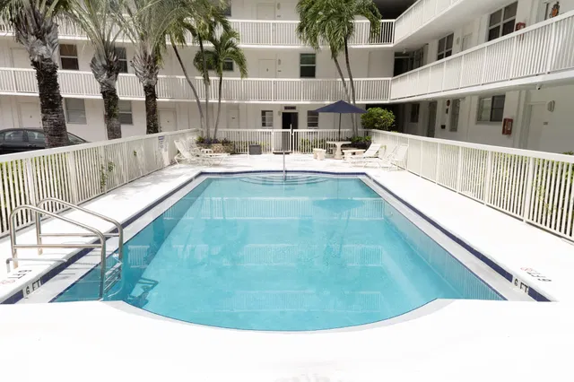 Downtown West Palm Beach Unit 409 photo 4