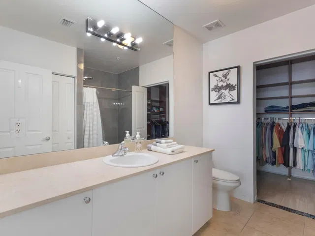 The Prado Unit 457 photo 18