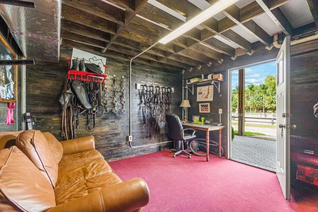 Residence photo 9