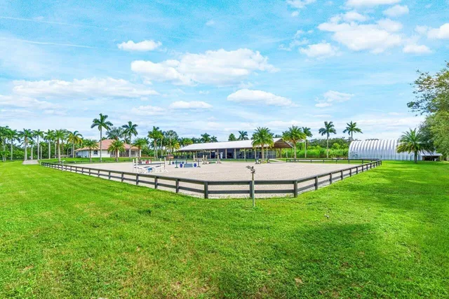 Residence photo 20