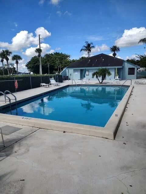  Unit 508 photo 6
